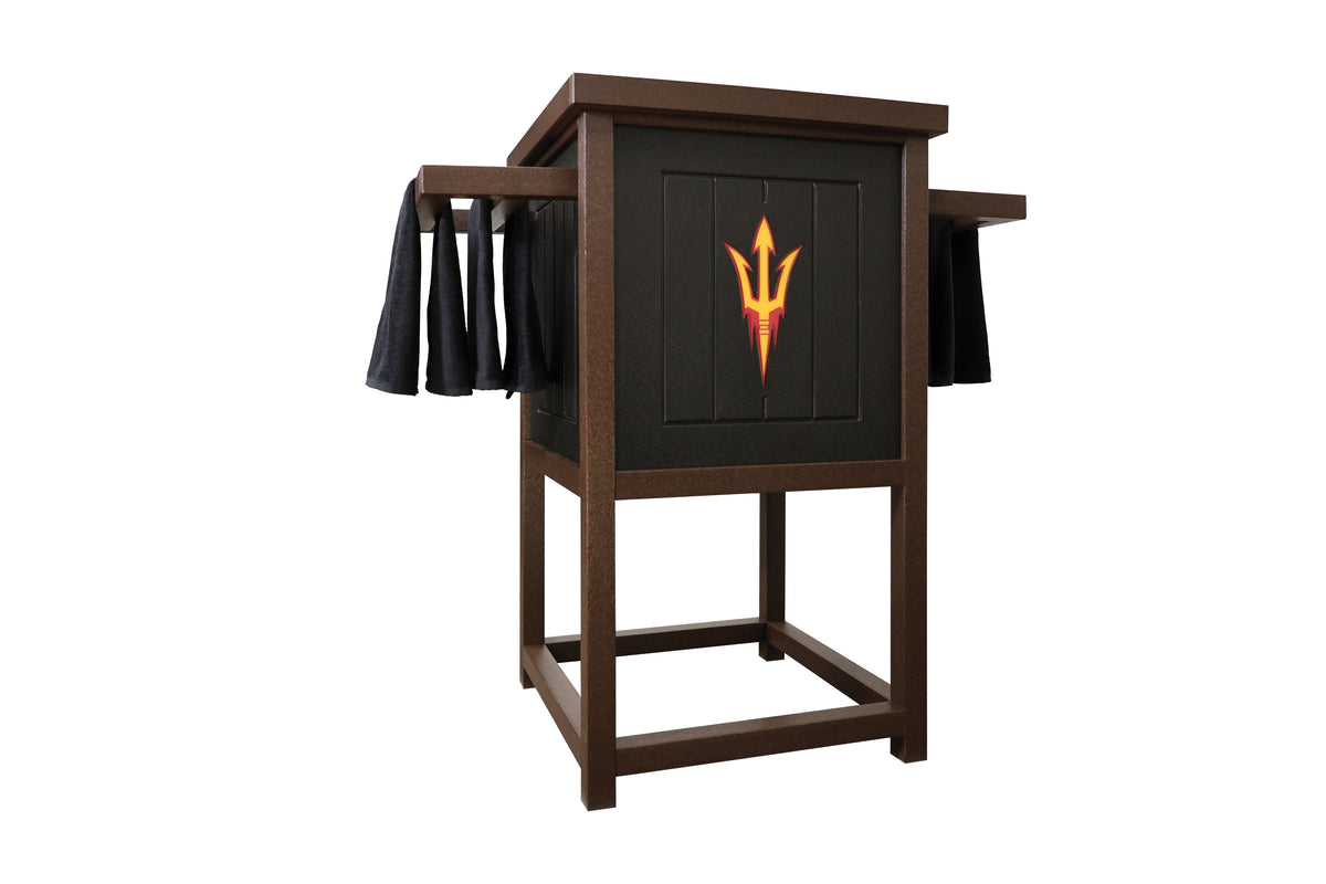 Raised Square Golf Club Washer with Towel Racks